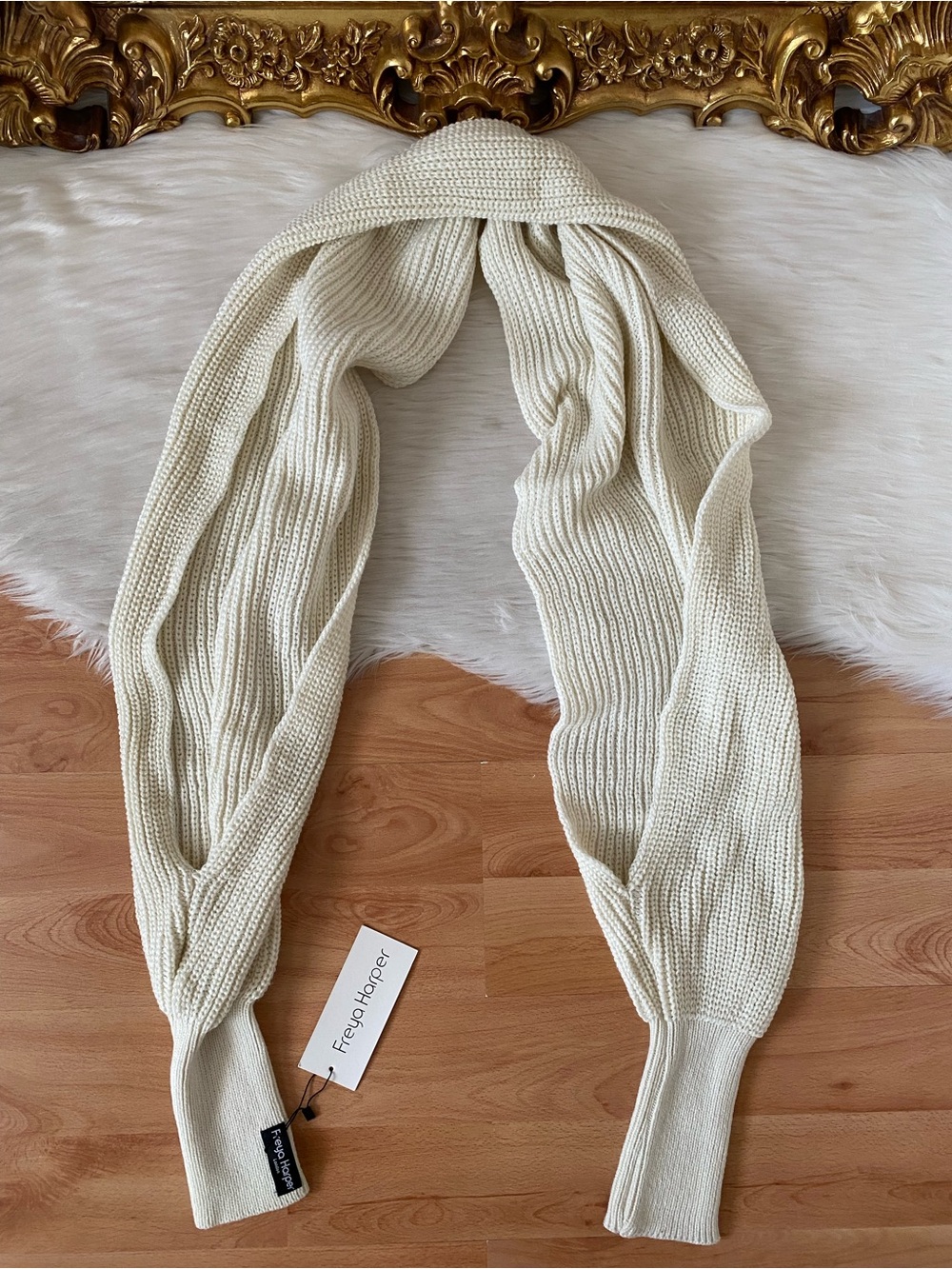 Freya Harper Scarf With Sleeves Cream